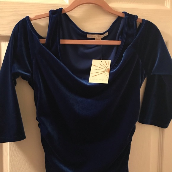 Beautiful velvet top - Picture 7 of 7